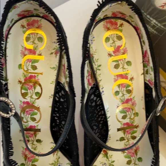 Gucci Virginia Black Lace Mary Jane Pump - Picture 2 of 16